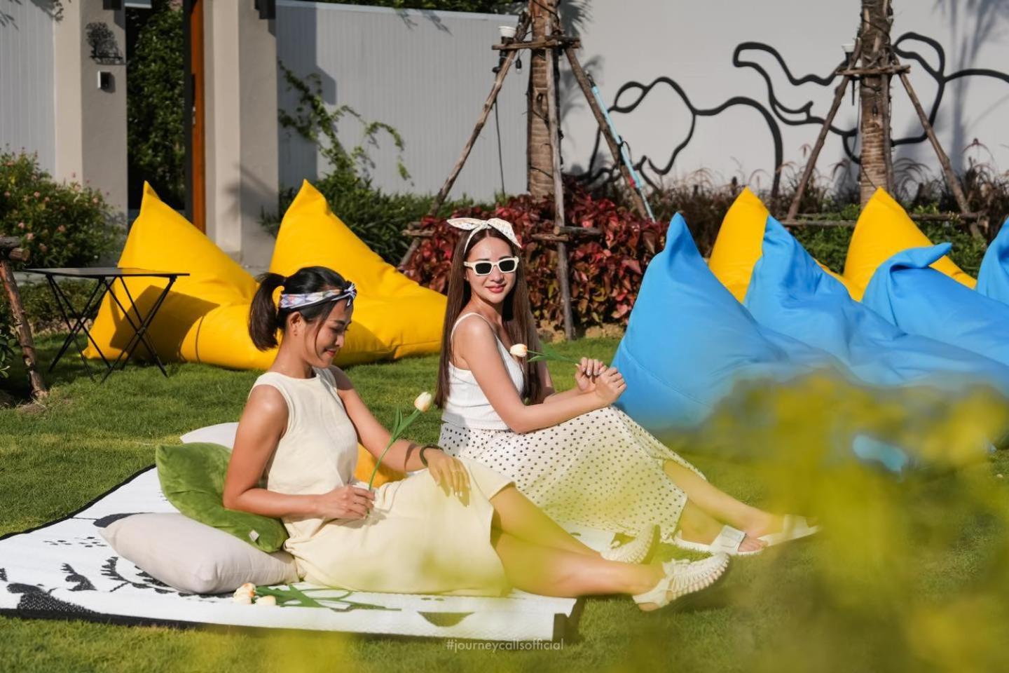 Le Resort And Villas Rawai Dış mekan fotoğraf Outdoor bean bag chairs